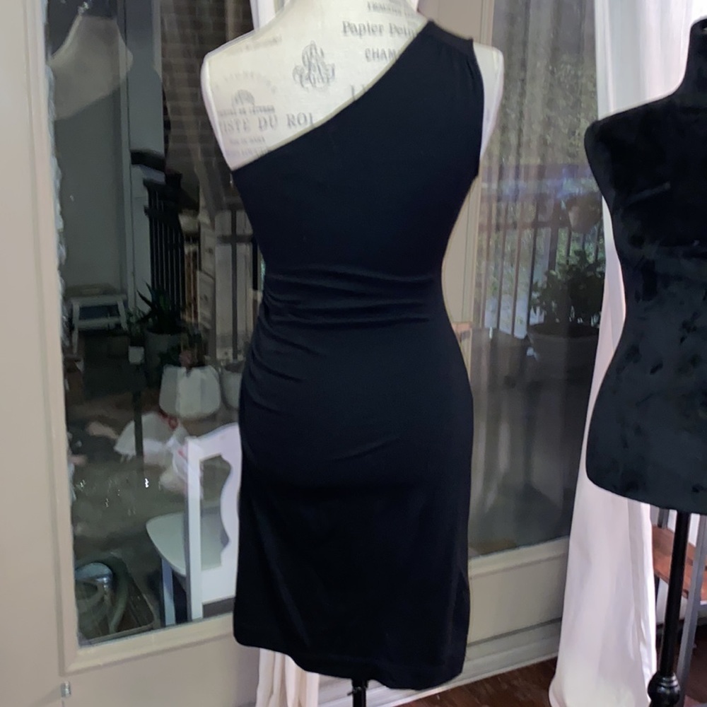 Banana Republic black one shoulder cocktail dress fitted side zipper size 0​​ - Picture 3 of 7